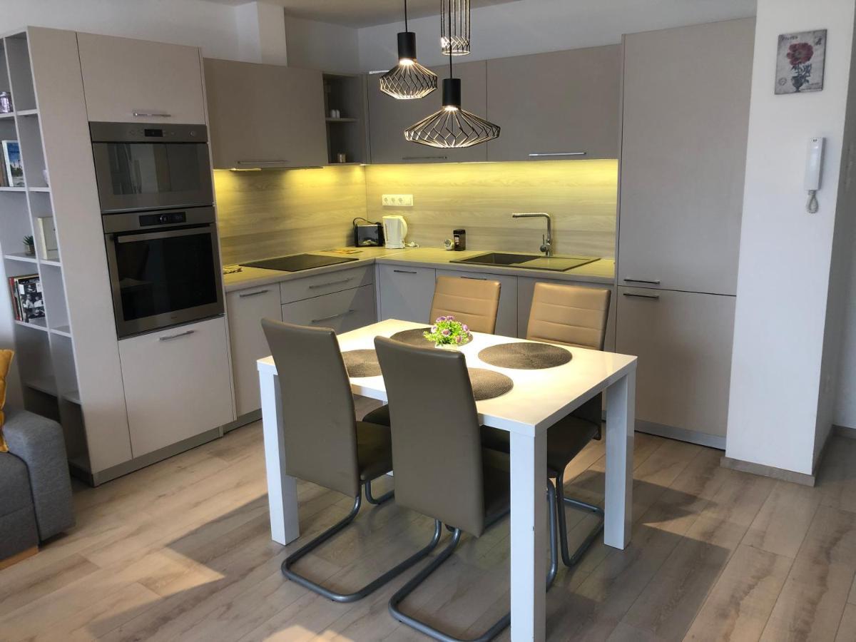 Diamond Apartman Debrecen Esterno foto