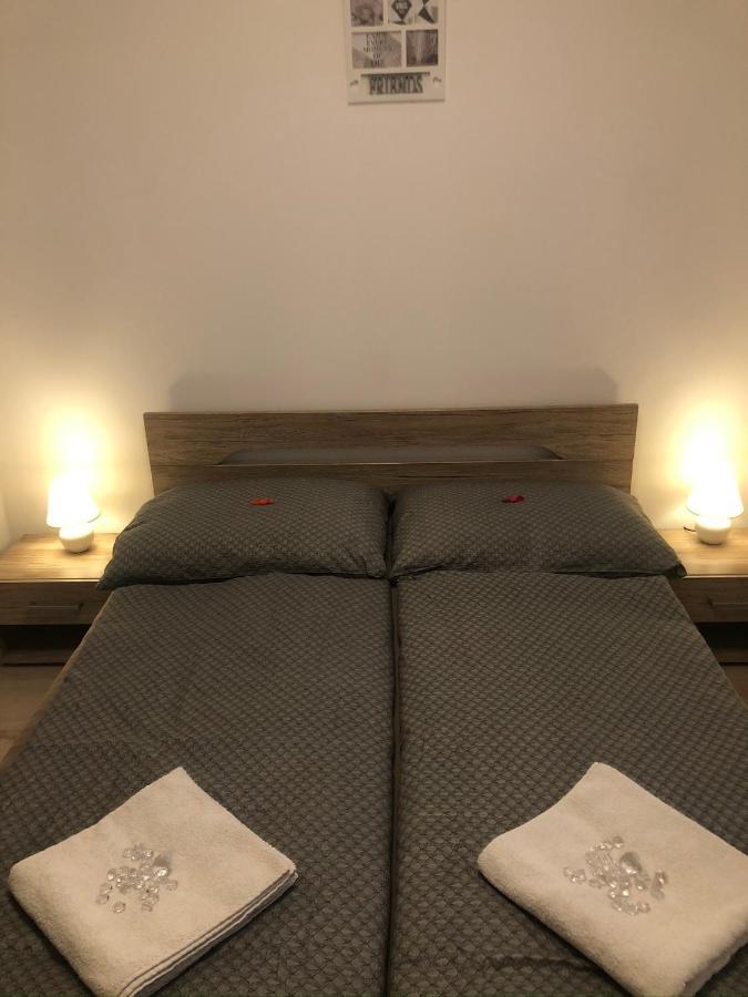 Diamond Apartman Debrecen Esterno foto