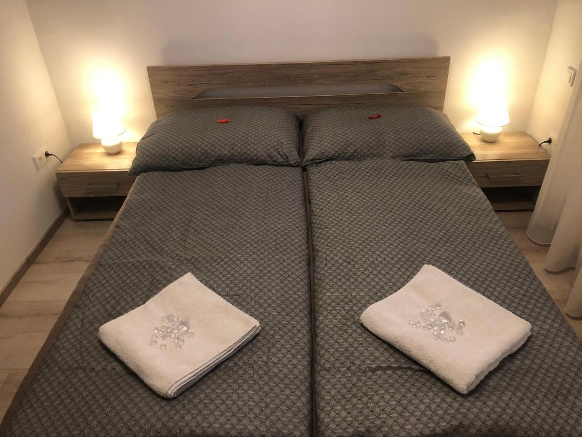 Diamond Apartman Debrecen Esterno foto