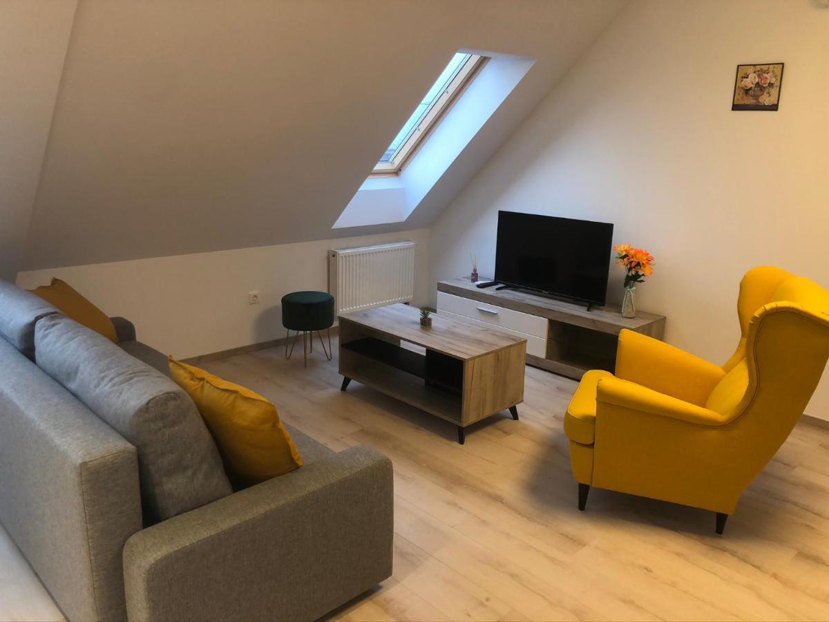 Diamond Apartman Debrecen Esterno foto