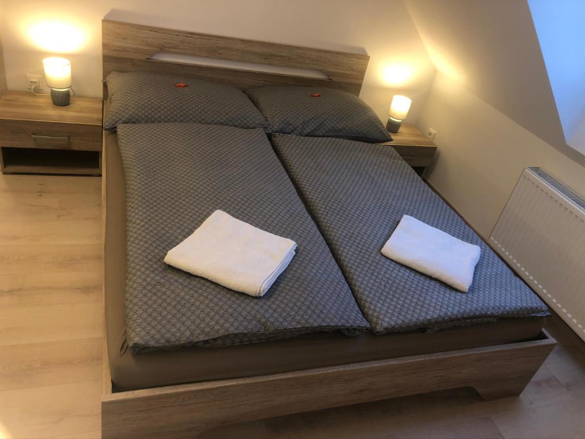 Diamond Apartman Debrecen Esterno foto