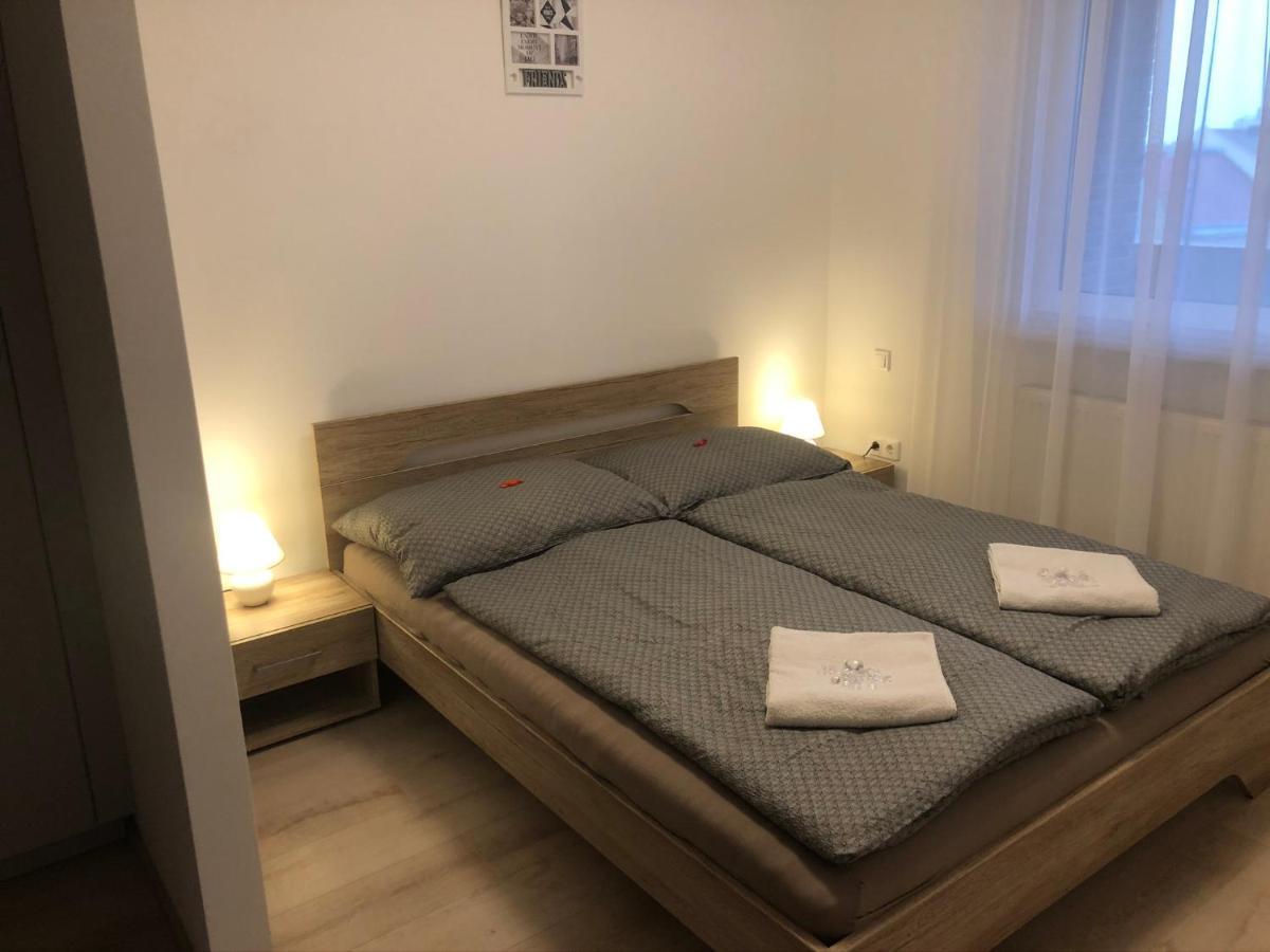Diamond Apartman Debrecen Esterno foto