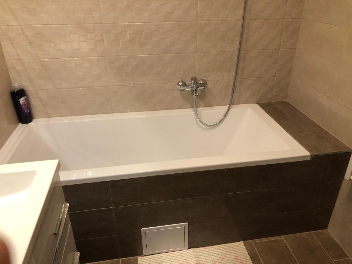 Diamond Apartman Debrecen Esterno foto