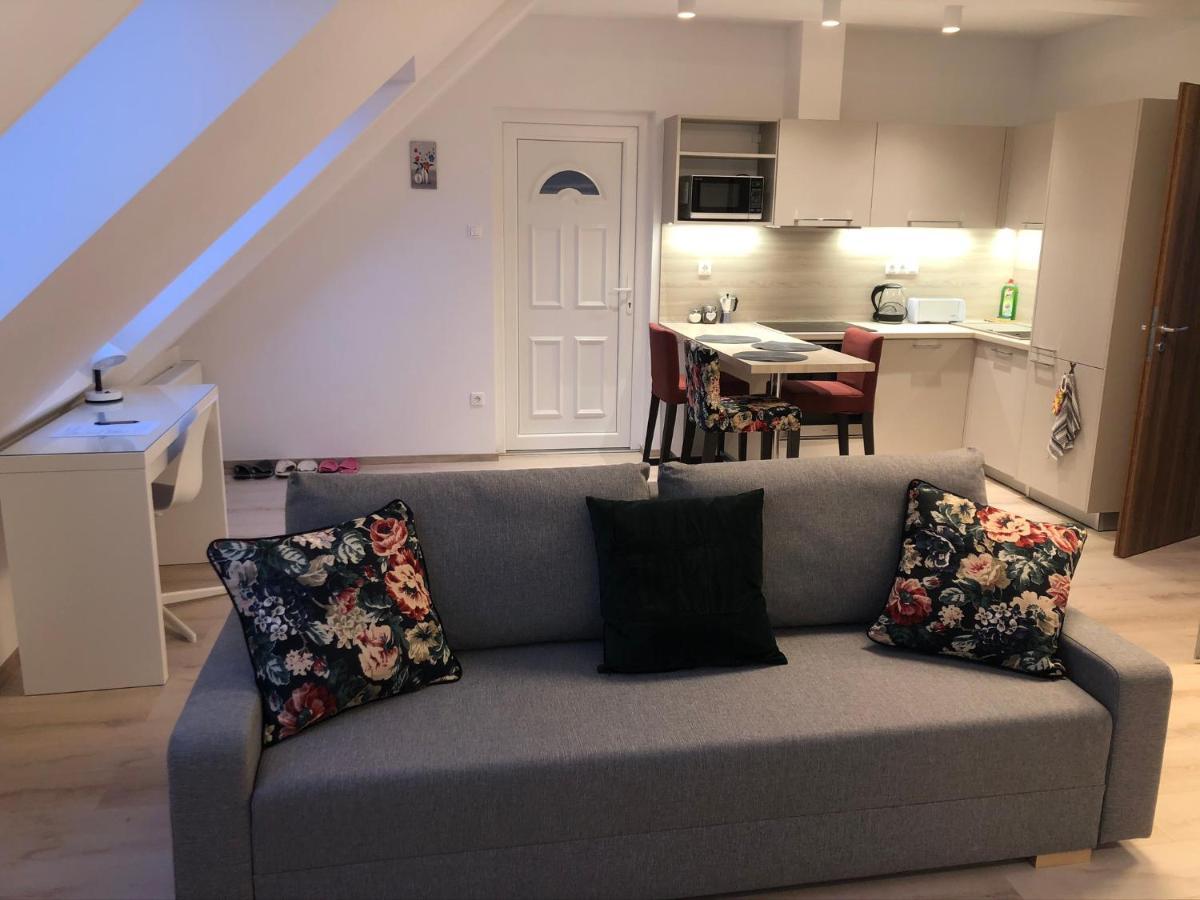 Diamond Apartman Debrecen Esterno foto